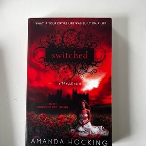 3/20$ Switched by Amanda Hocking Book